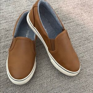 Boys Enzo Sneakers: Casual Brown Slip-On Shoes